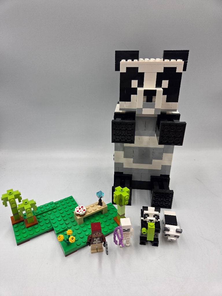 Lego Minecraft 21245 The Panda Haven, Kinderen en Baby's, Minecraft, Lego, Ophalen of Verzenden, Zo goed als nieuw