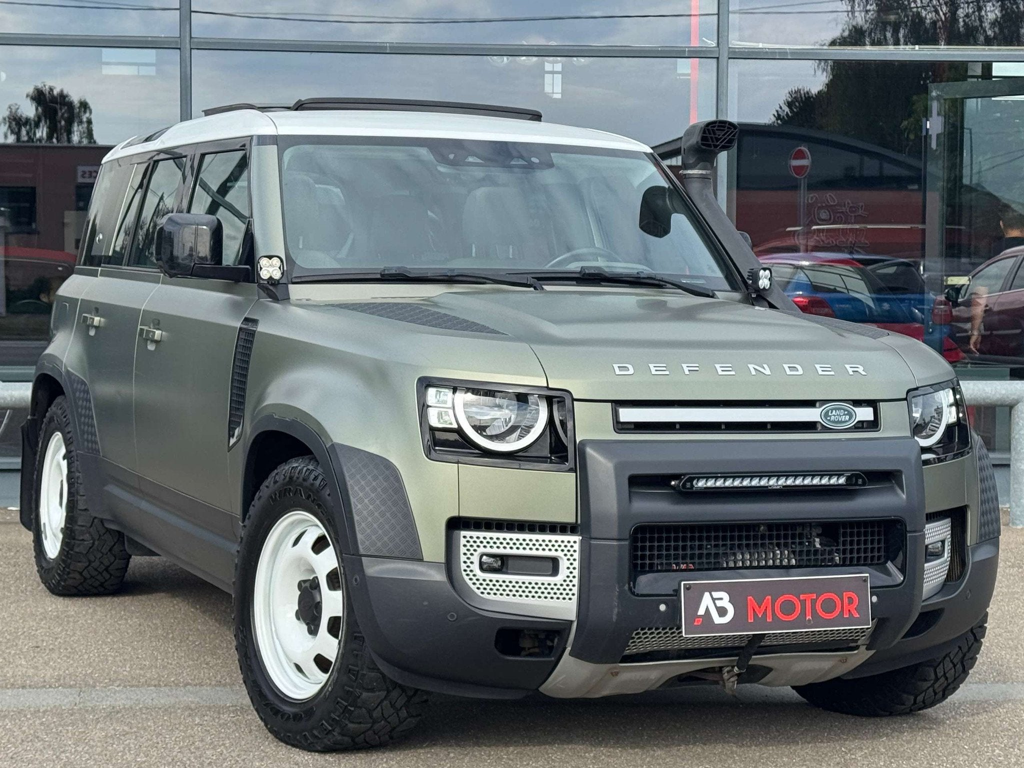 Land Rover Defender Defender 110 3.0 D MHEV D200 TOIT PANO C, Automaat, Gebruikt, 2996 cc, 5 zetels