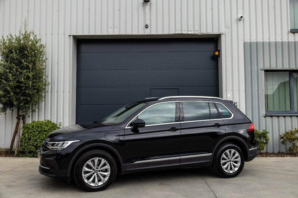 Volkswagen Tiguan eHybrid | Camera | Led | Carplay | Navi, Auto's, Zwart, Hybride Elektrisch/Benzine, SUV of Terreinwagen, Tiguan