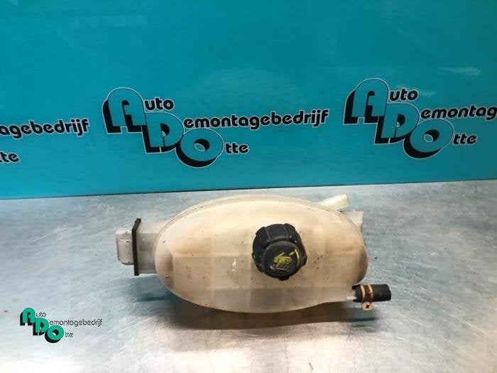Réservoir d'expansion d'un Opel Vivaro (Vivaro 01-), -, Opel, 3 mois de garantie, Utilisé