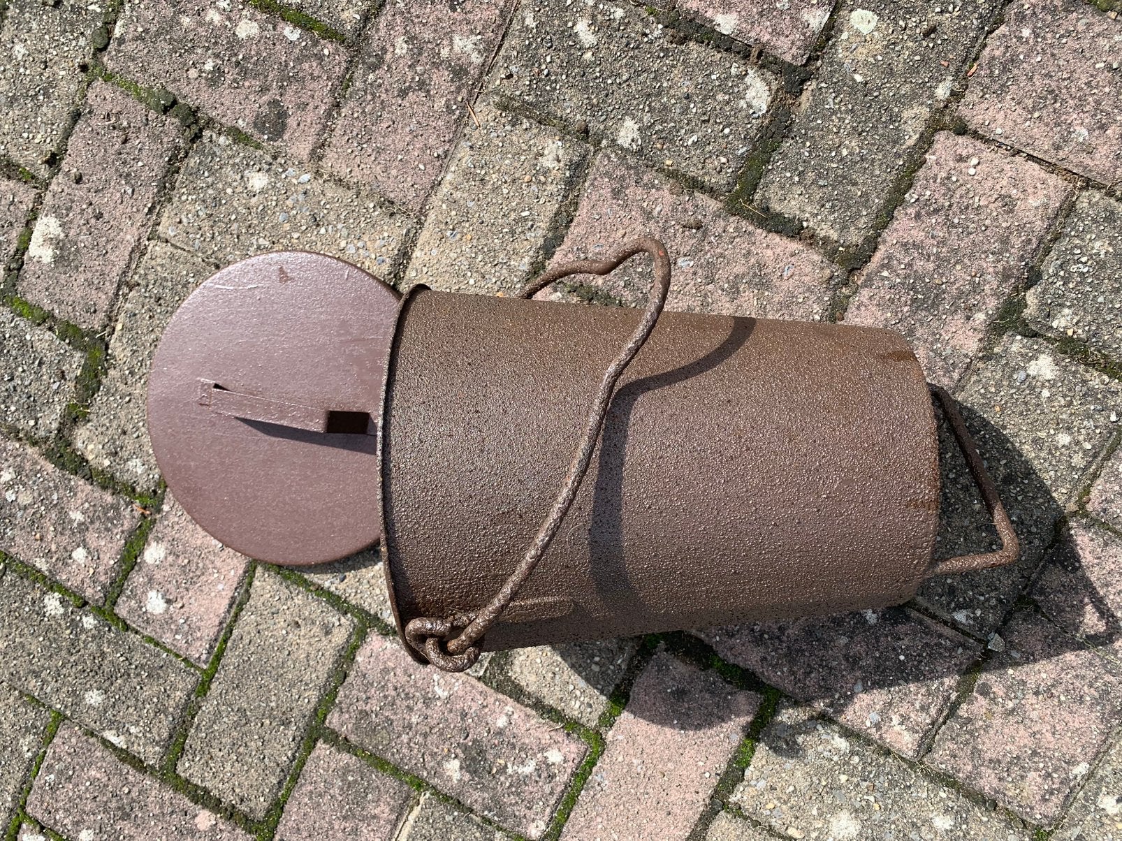 Antieke metalen blusemmer / brandemmer met deksel, Ophalen