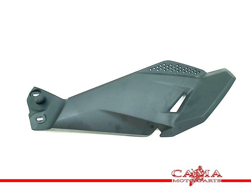 CADRE DE COUVERTURE CADRE DROIT BMW (46638556638), Dhr. S. di Majo, Utilisé, Info@cama-motorparts.nl, P.J. Troelstraweg 8 8
3144 CX  MAASSLUIS, NL