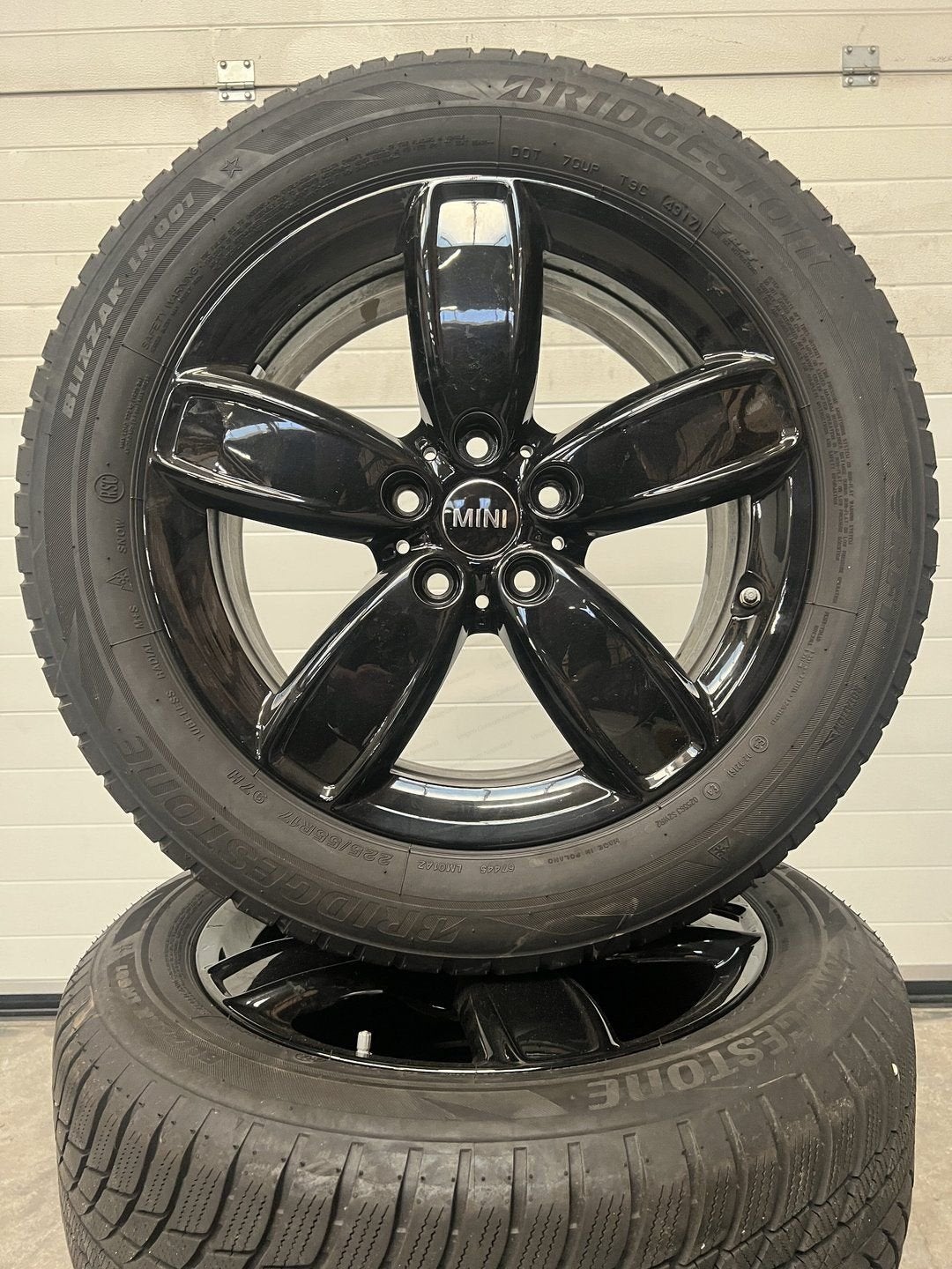 17"' MINI COOPER S JCW COUNTRAYMAN F60 VELGEN WINTERBANDEN R, Gebruikt, -, -, Banden en Velgen