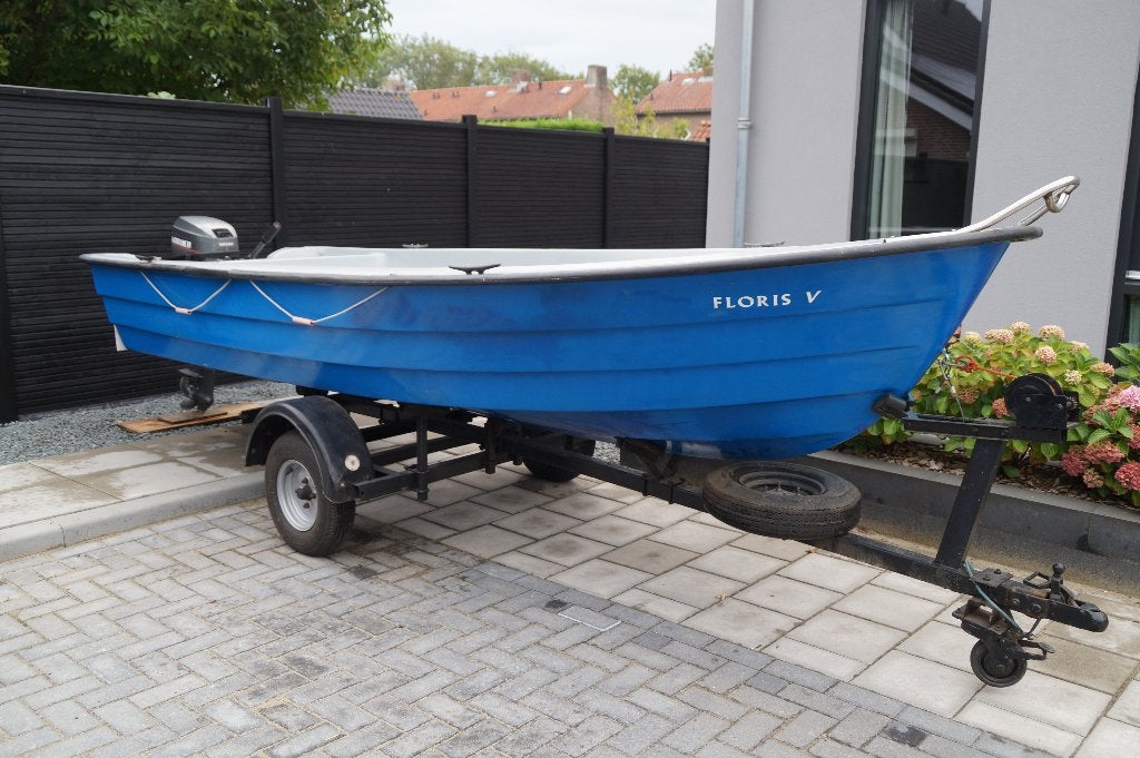 Bateau Shetland complet bleu + remorque et 8 HP Mariner, 8 ch, 5 m, Moteur hors-bord, Polyester