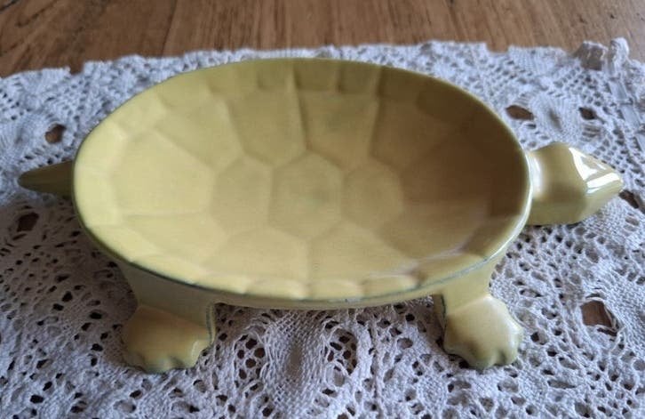 Geel emaille + gietijzeren schildpad, vide poche, zeepschaal, Ophalen of Verzenden