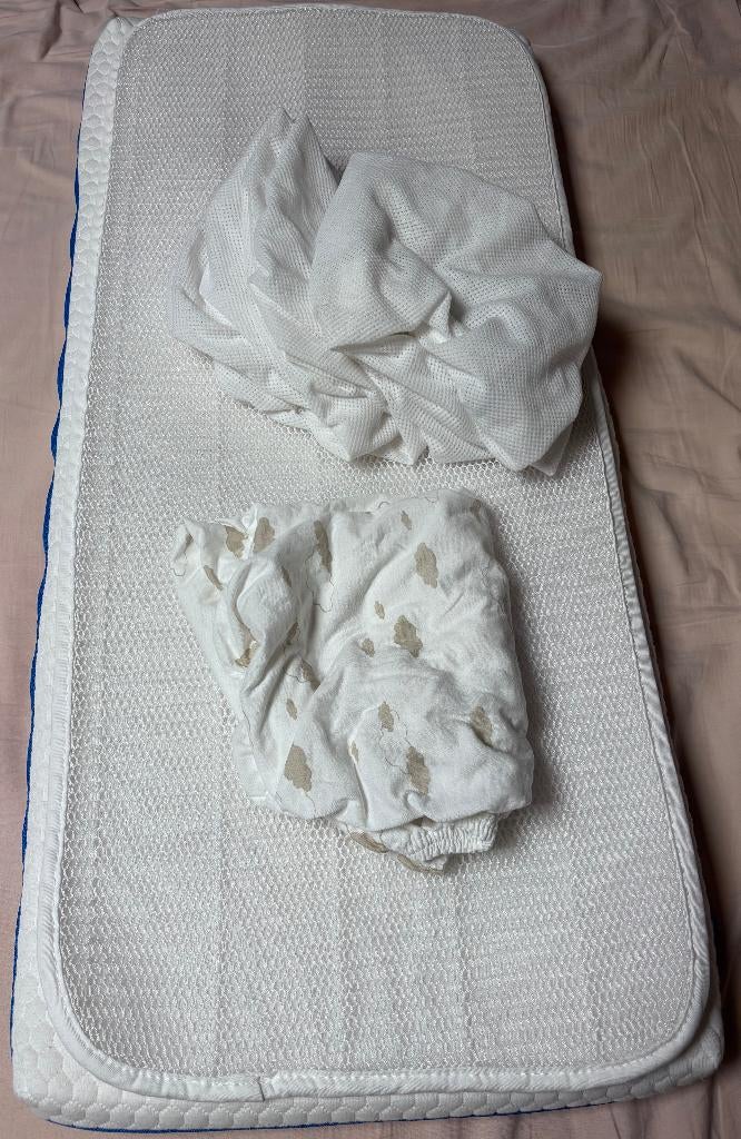 Matras Aerosleep Evolution en hoeslakens, Ophalen, Zo goed als nieuw, Overige typen
