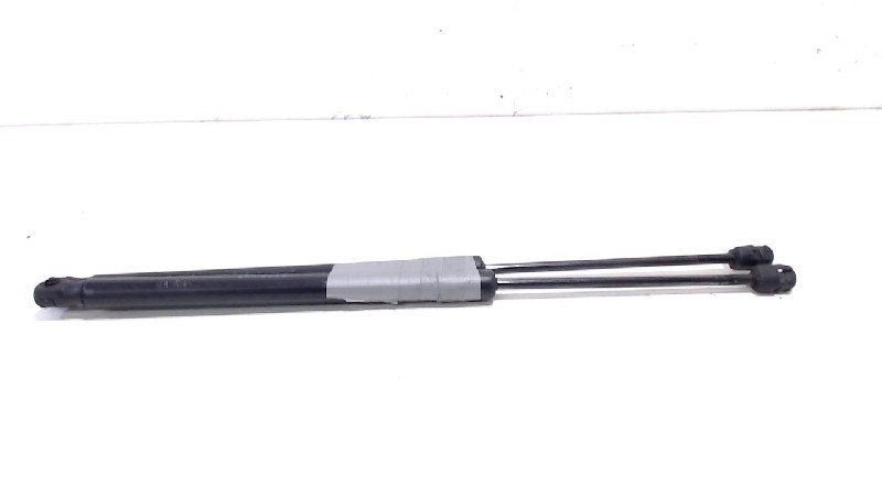 Gasdrukveerset achter Hyundai iX 35, Onderdelen@venauto.nl, Van der Ven Autorecycling B.V., Ettenseweg 76, 4706 PB Roosendaal, The Netherlands