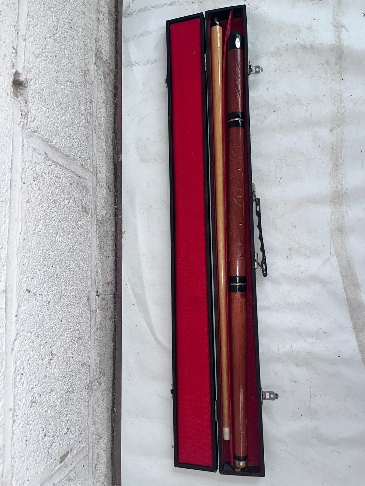 Queue de billard vintage en bois sculpté + Coffret rigide, Sport en Fitness, Biljarten en Poolen, Ophalen, Zo goed als nieuw