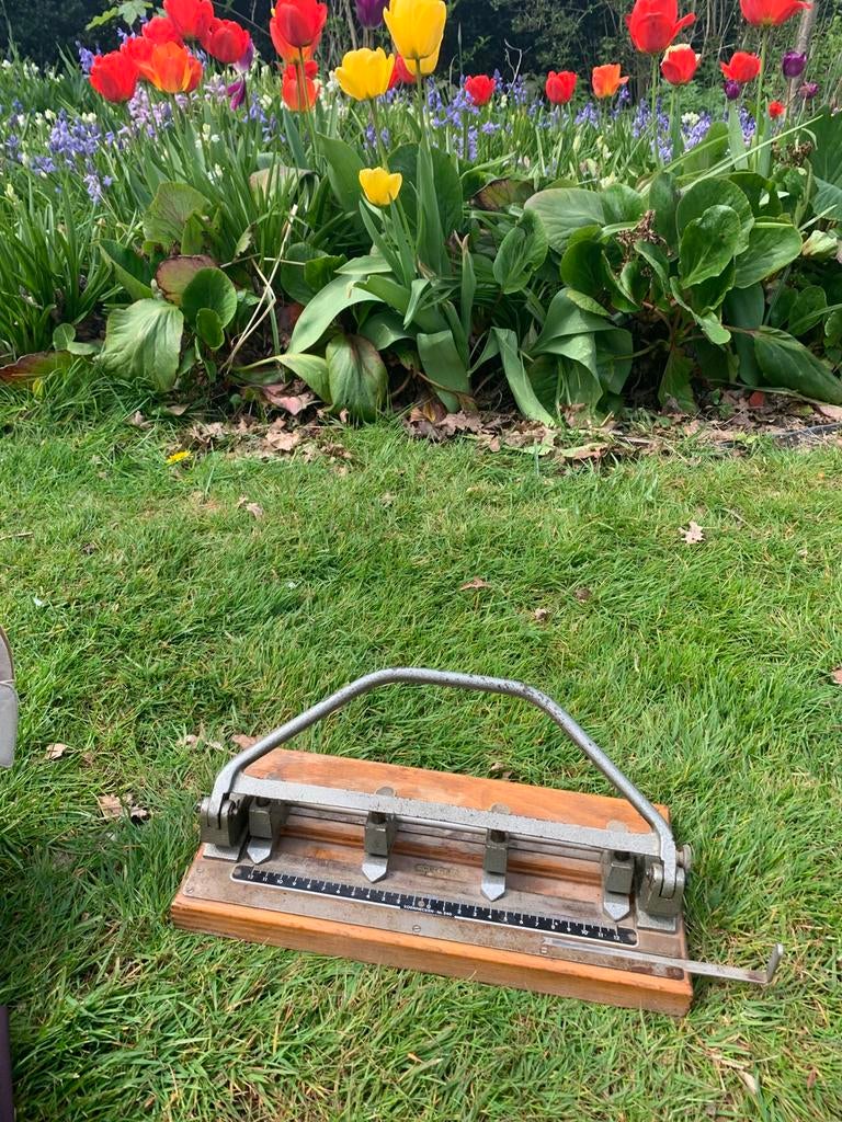 Vintage perforator (Soennecken Nr. 240 / Kockx Dortmund), Ophalen of Verzenden, Zo goed als nieuw