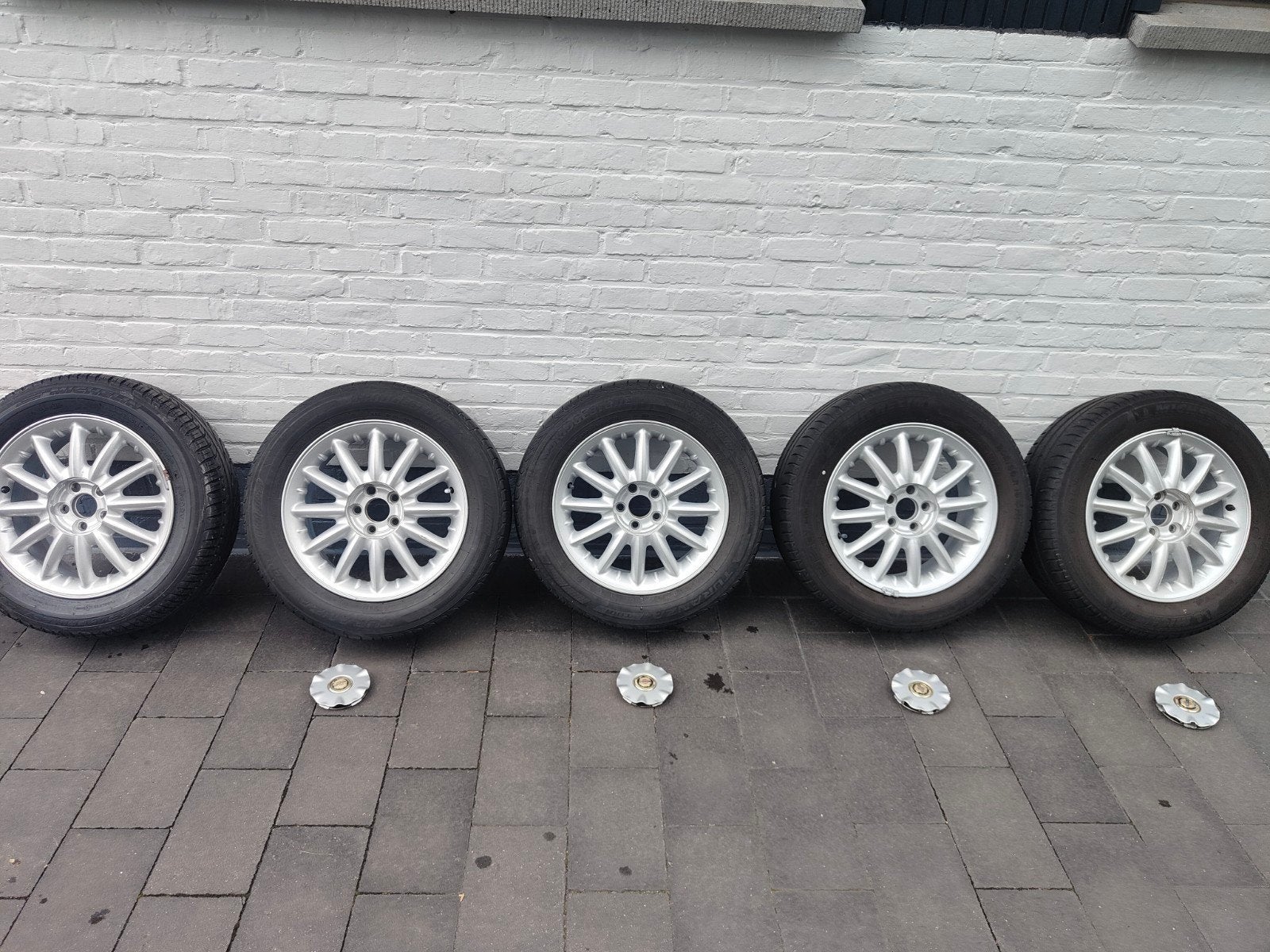 Velgen met banden 205/60/16, Auto-onderdelen, Banden en Velgen, Ophalen, Band(en)