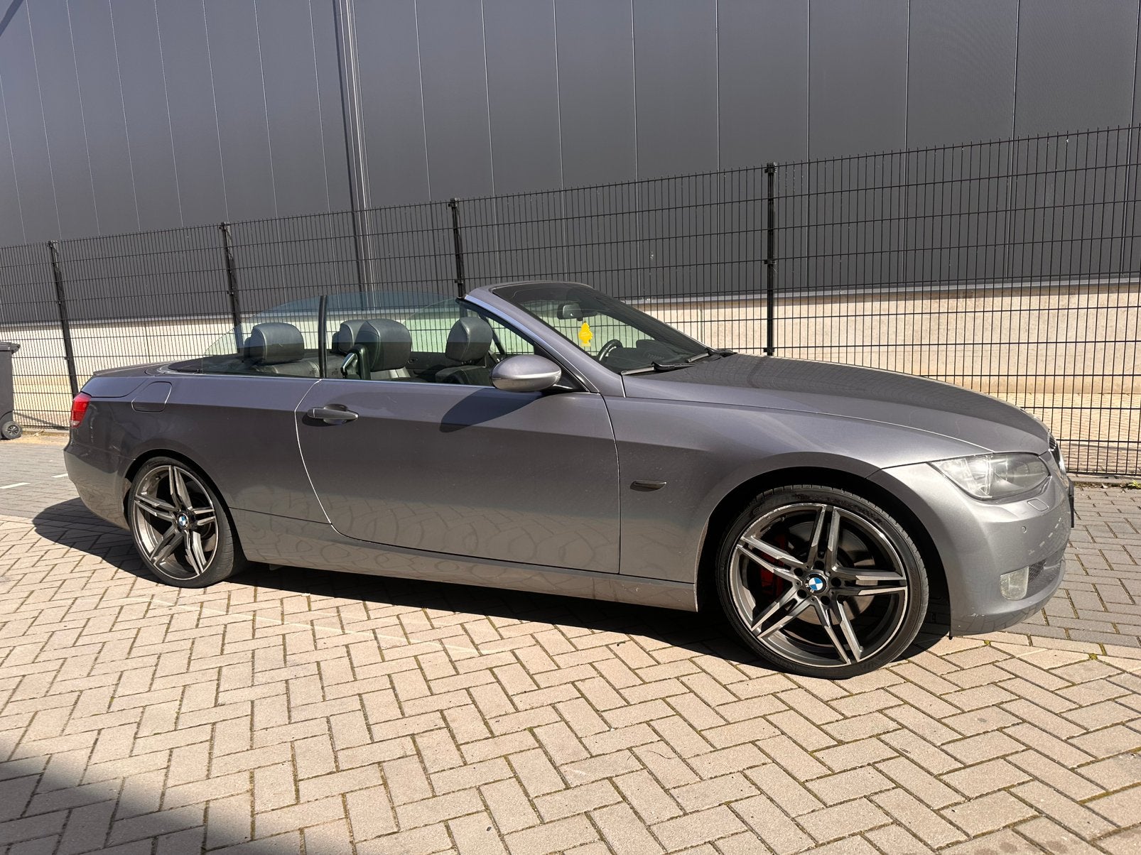 BMW E93 330i cabrio exe 3.0 carplay leder 19” 2007 3serie, Autos, Cuir, Argent ou Gris, Achat, Cabriolet