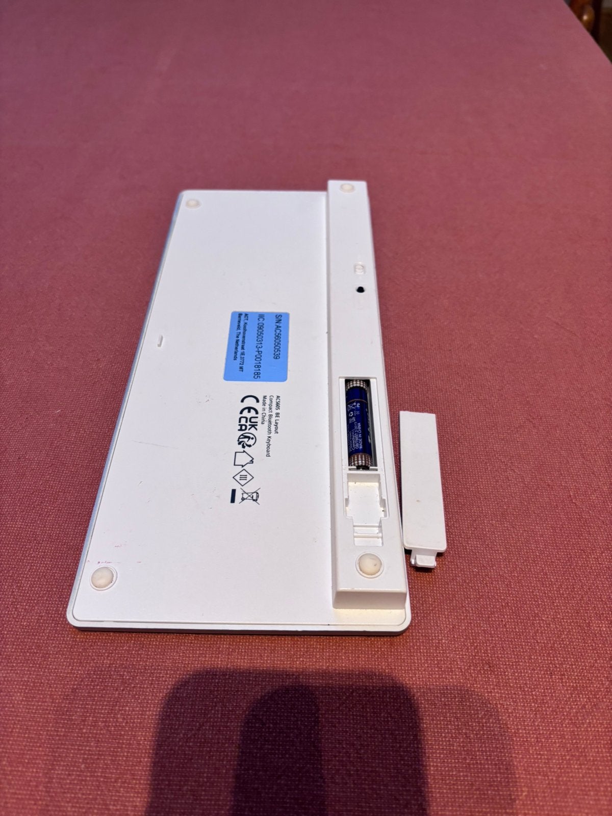 Act Portable Bluetooth toetsenbord, Computers en Software, Ophalen of Verzenden, Azerty, Zo goed als nieuw, Draadloos