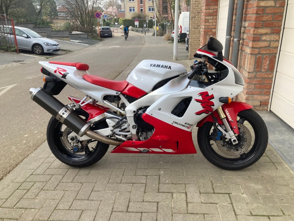 Yamaha R1 1998 RN01, Échappement sport, Particulier