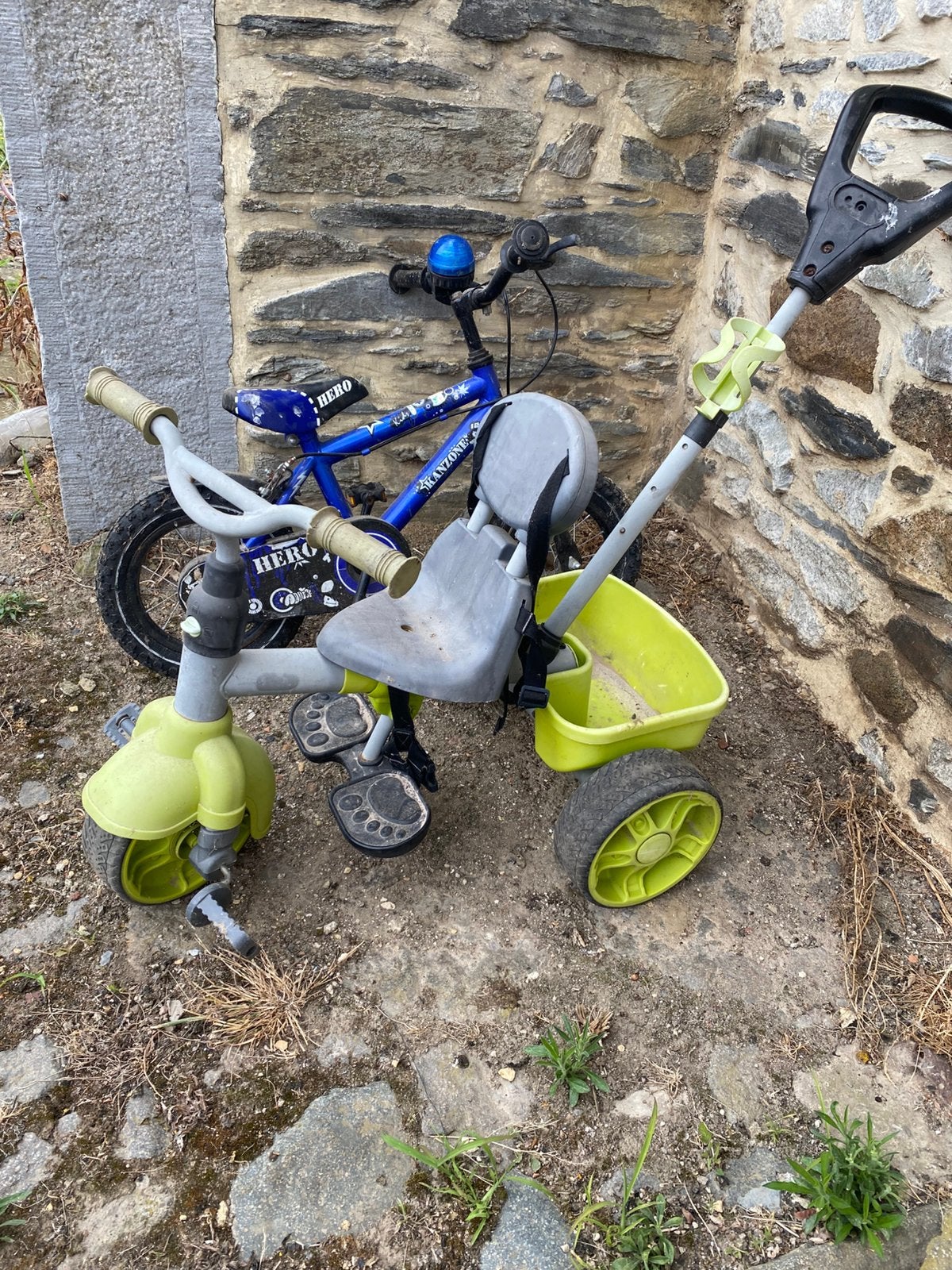 Petit velo enfant et tricyle à donner, Vélos & Vélomoteurs, Enlèvement, Utilisé