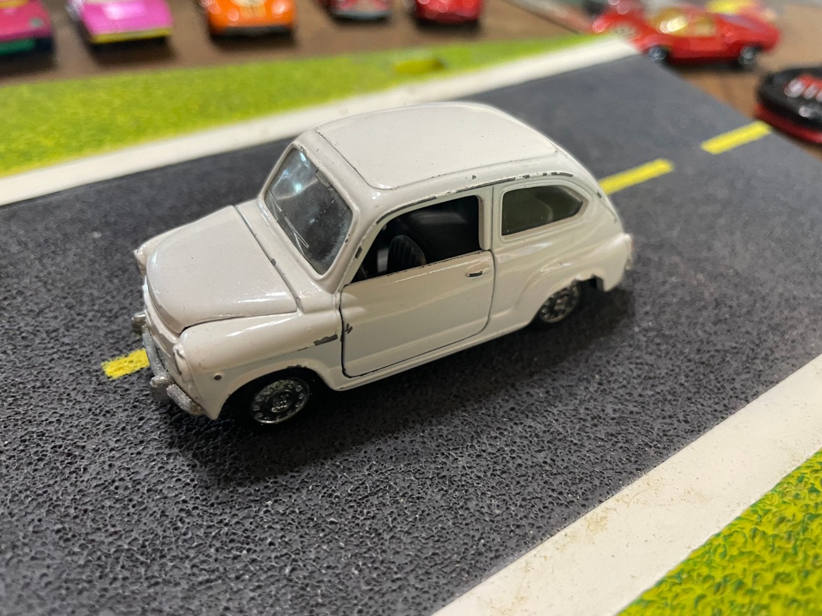 Vintage modelauto pilen seat 600, Ophalen of Verzenden, Zo goed als nieuw, Auto