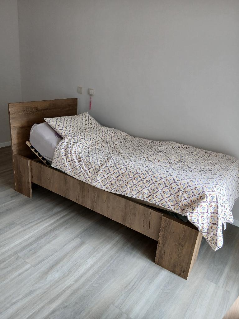 Beau lit en chêne massif, Maison & Meubles, 90 cm, Ancien mais beau, Brun, Enlèvement