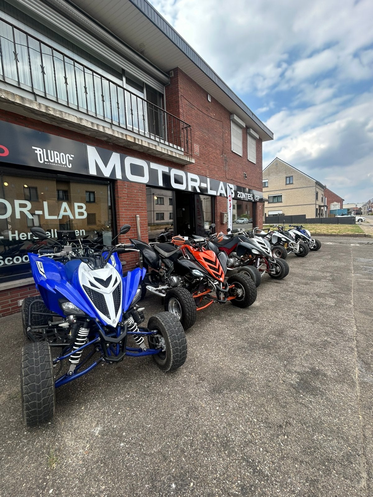 Raptor 700R, Motoren, Quads en Trikes