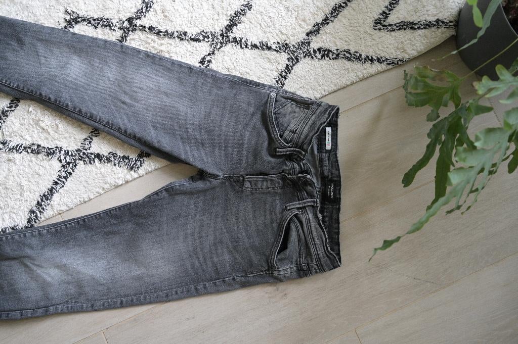 Skinny jeans J&J - jongens, Ophalen, W32 (confectie 46) of kleiner, Zo goed als nieuw, Grijs