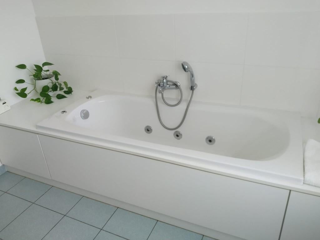 Baignoire avec fonction bulle, Enlèvement, Utilisé, Baignoire