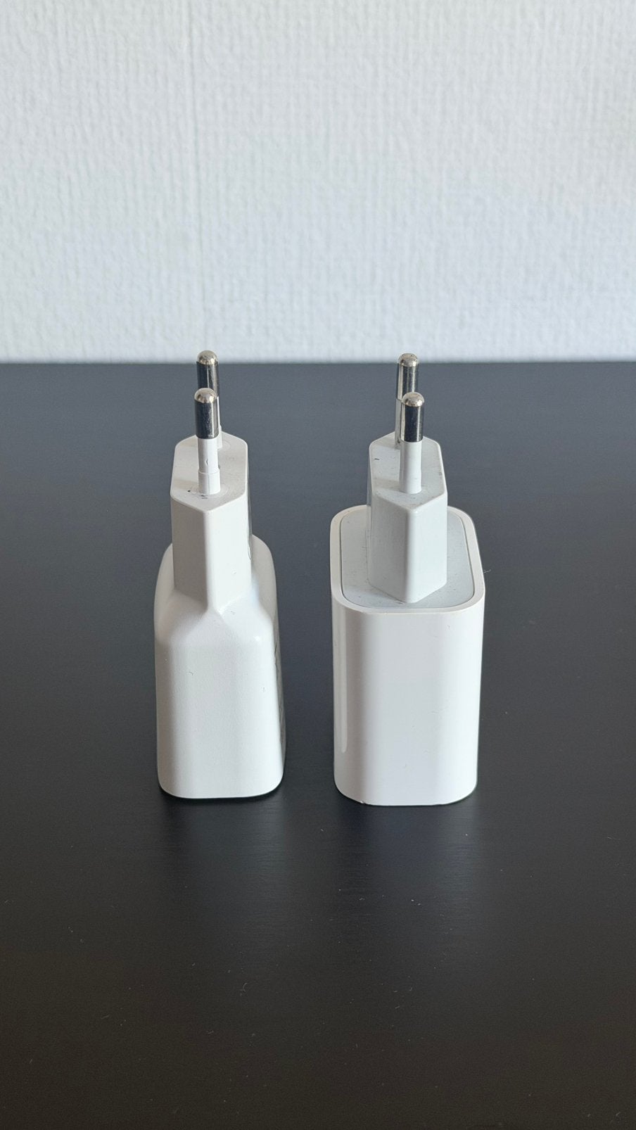 2 adaptateurs USB 12 W, Télécoms, Enlèvement ou Envoi, Autres marques, Comme neuf, Adaptateur