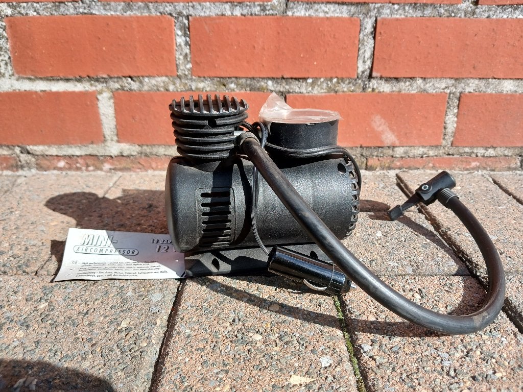 Mini compressor, Doe-het-zelf en Bouw, Ophalen, Zo goed als nieuw