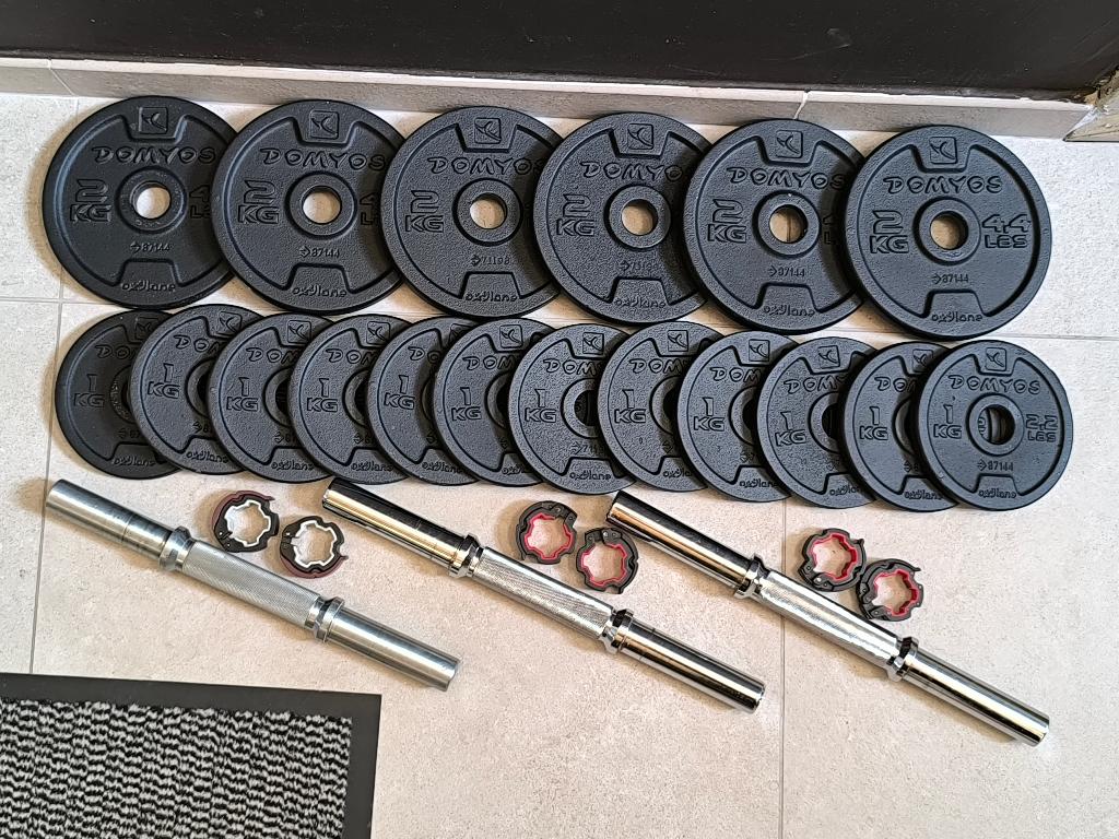 30kg Halterset van Domyos (28mm) in perfecte staat., Sport en Fitness, Fitnessmaterialen, Ophalen, Zo goed als nieuw, Benen, Halterset