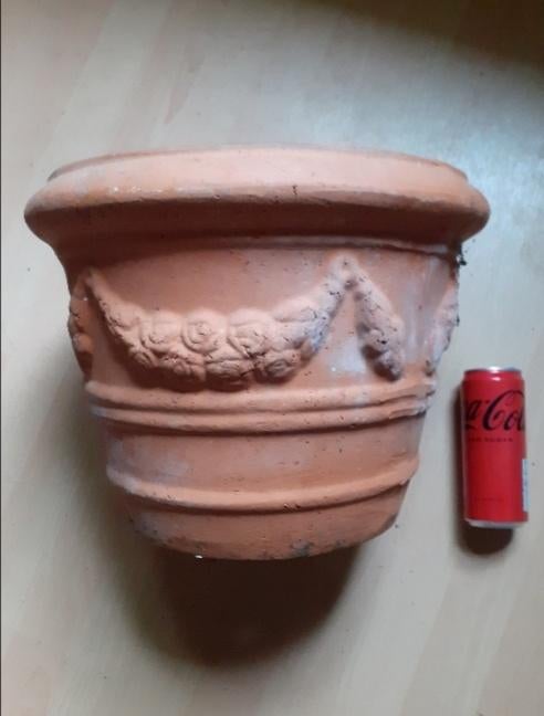 Grand pot- cache-pot terracotta - motif guirlande, 25 à 40 cm, Rond, Comme neuf, Enlèvement