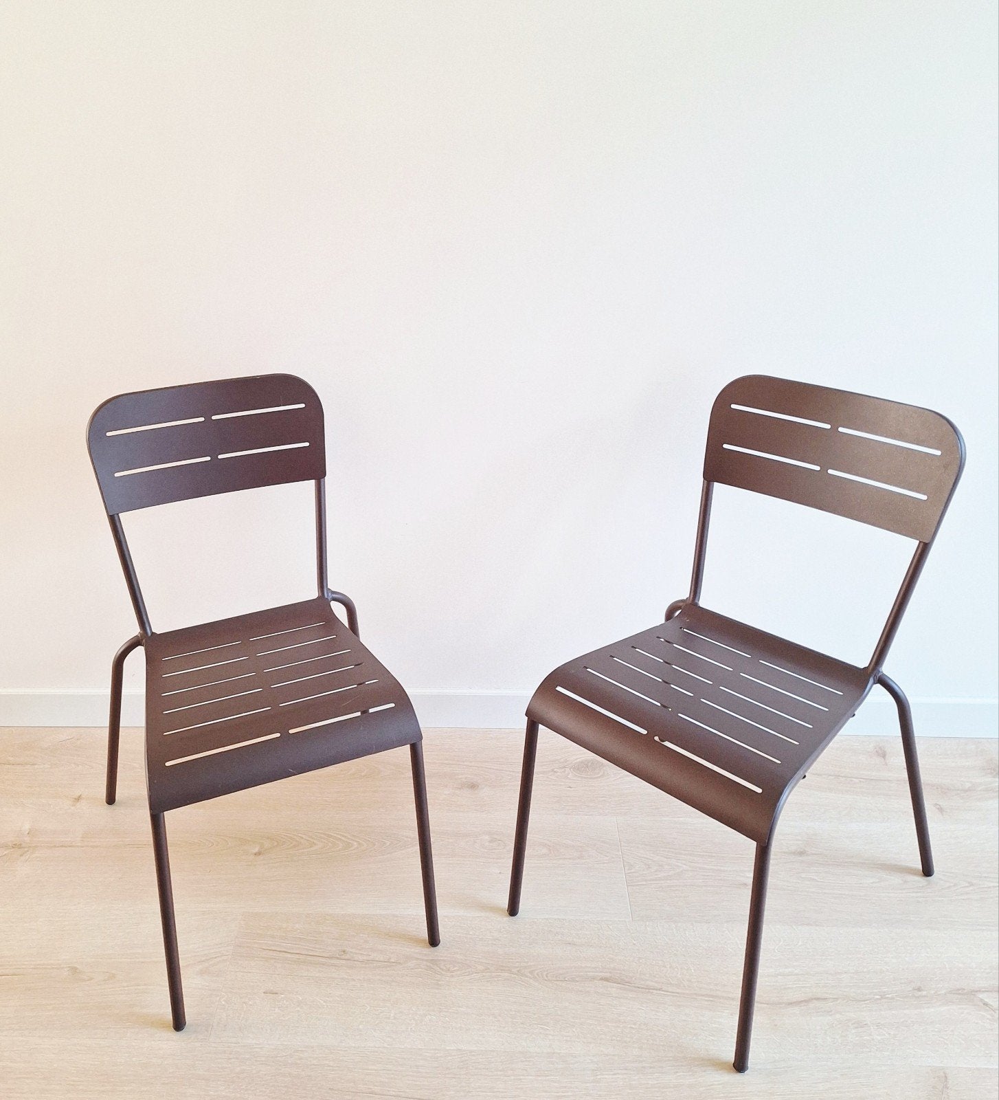 Twee poedergelakte aluminium terrasstoelen design, Ophalen, Aluminium