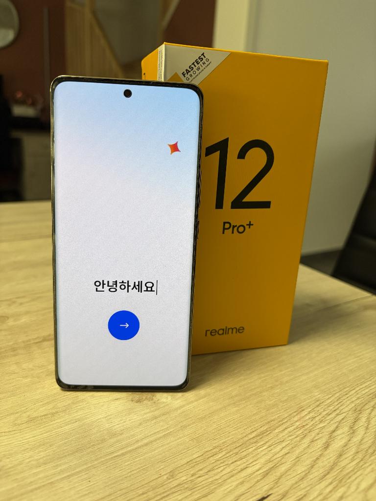 Realme 12 Pro Plus 256 GB + chargeur + garantie + coques, Avec simlock (verrouillage SIM), Classique ou Candybar, Enlèvement, Sans abonnement