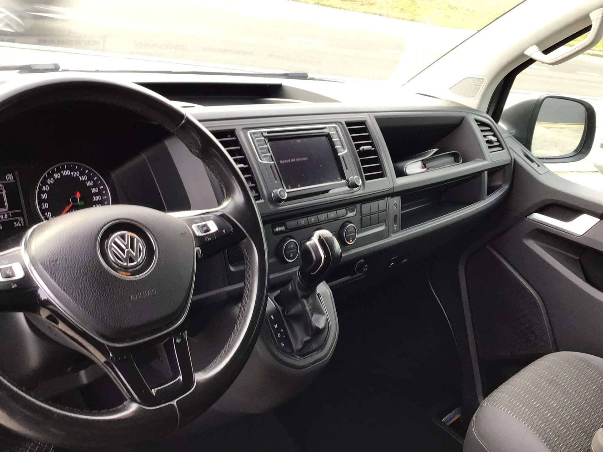 Volkswagen T6 Caravelle 150pk automaat 2019 51000km 36950e e, Automaat, Stof, Gebruikt, 4 cilinders