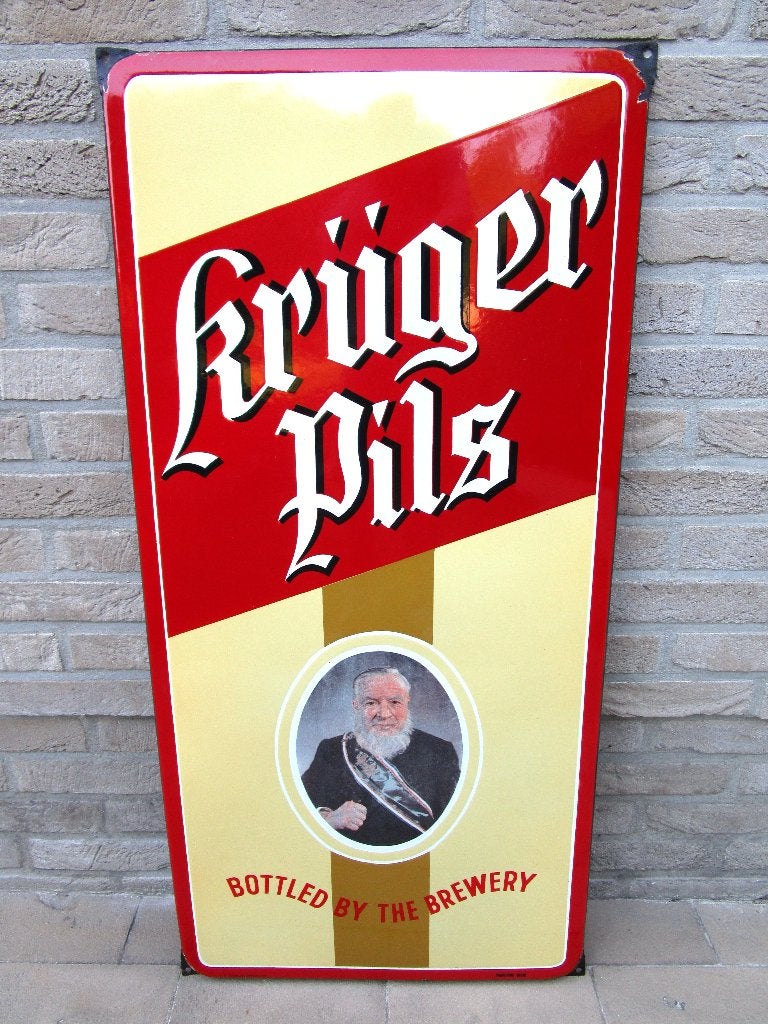 Emaille bord Krüger Pils 1956, Verzamelen, Merken en Reclamevoorwerpen, Ophalen of Verzenden, Gebruikt, Reclamebord