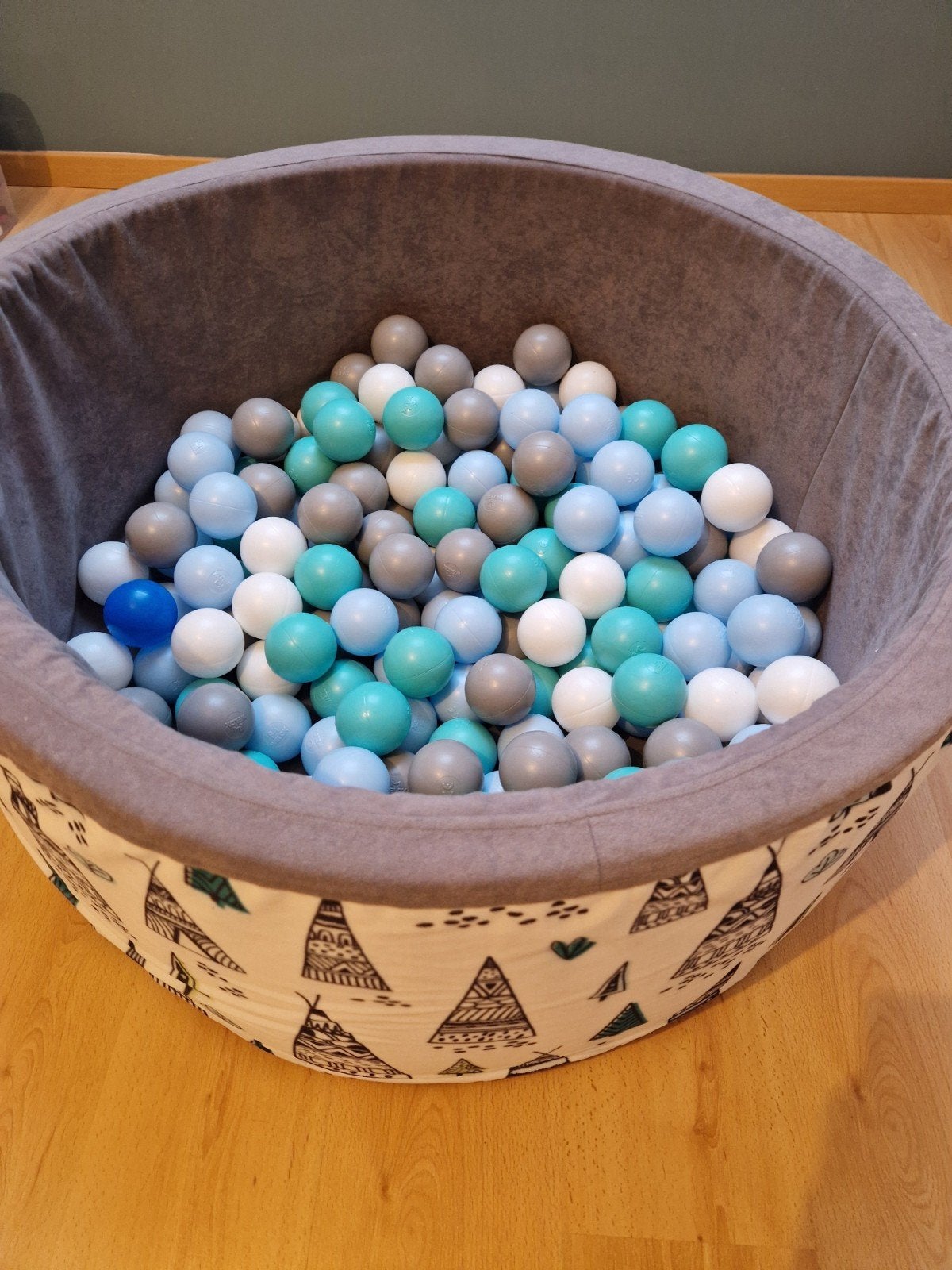 Ballonnenbad / ballenbad met ballen – leuke kleurenmix ?, Enlèvement, Comme neuf