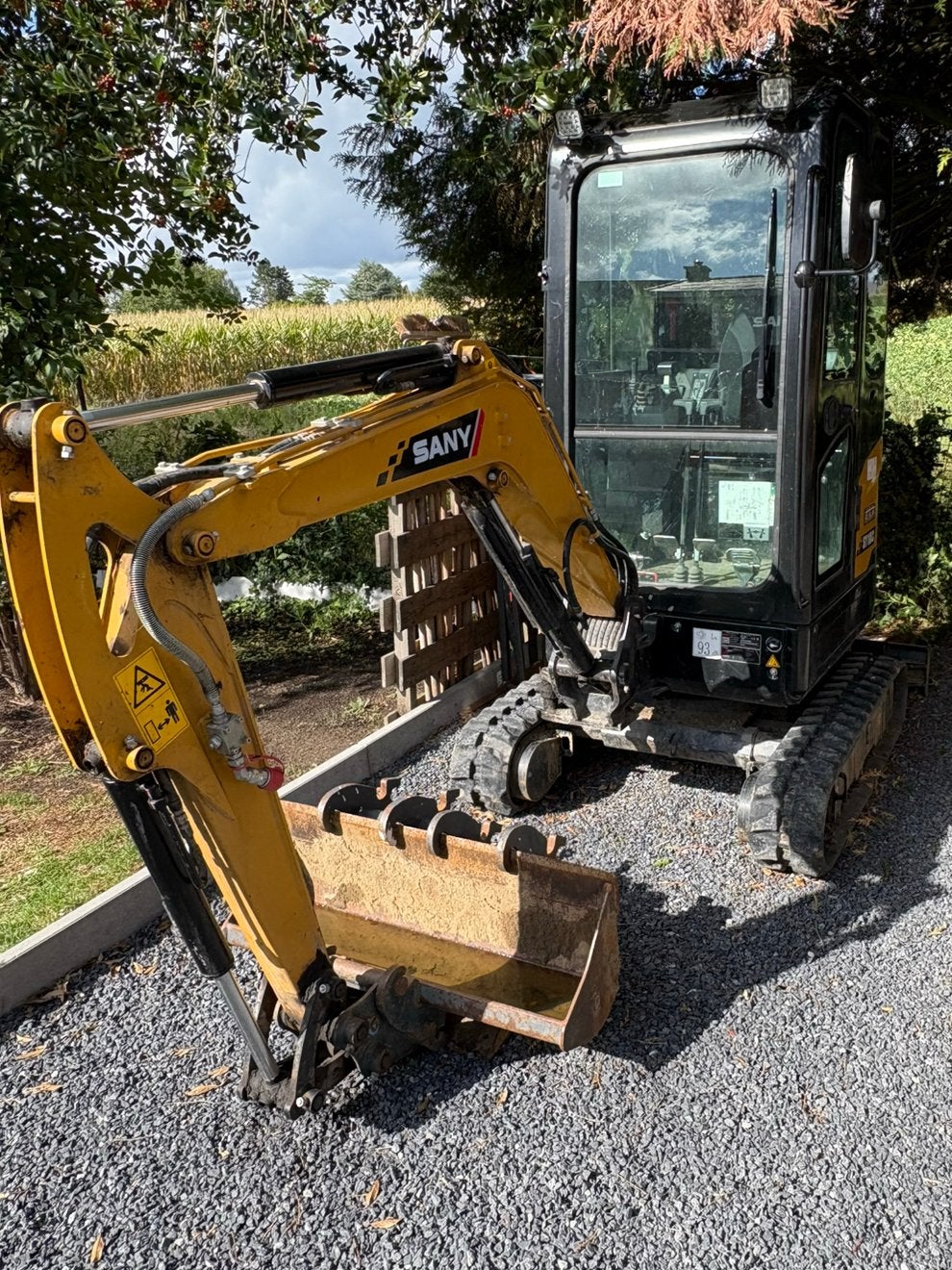 Grue /  mini-pelle Sany SY18C 18 000€ HTVA seulement 303H, Articles professionnels, Machines & Construction | Grues & Excavatrices