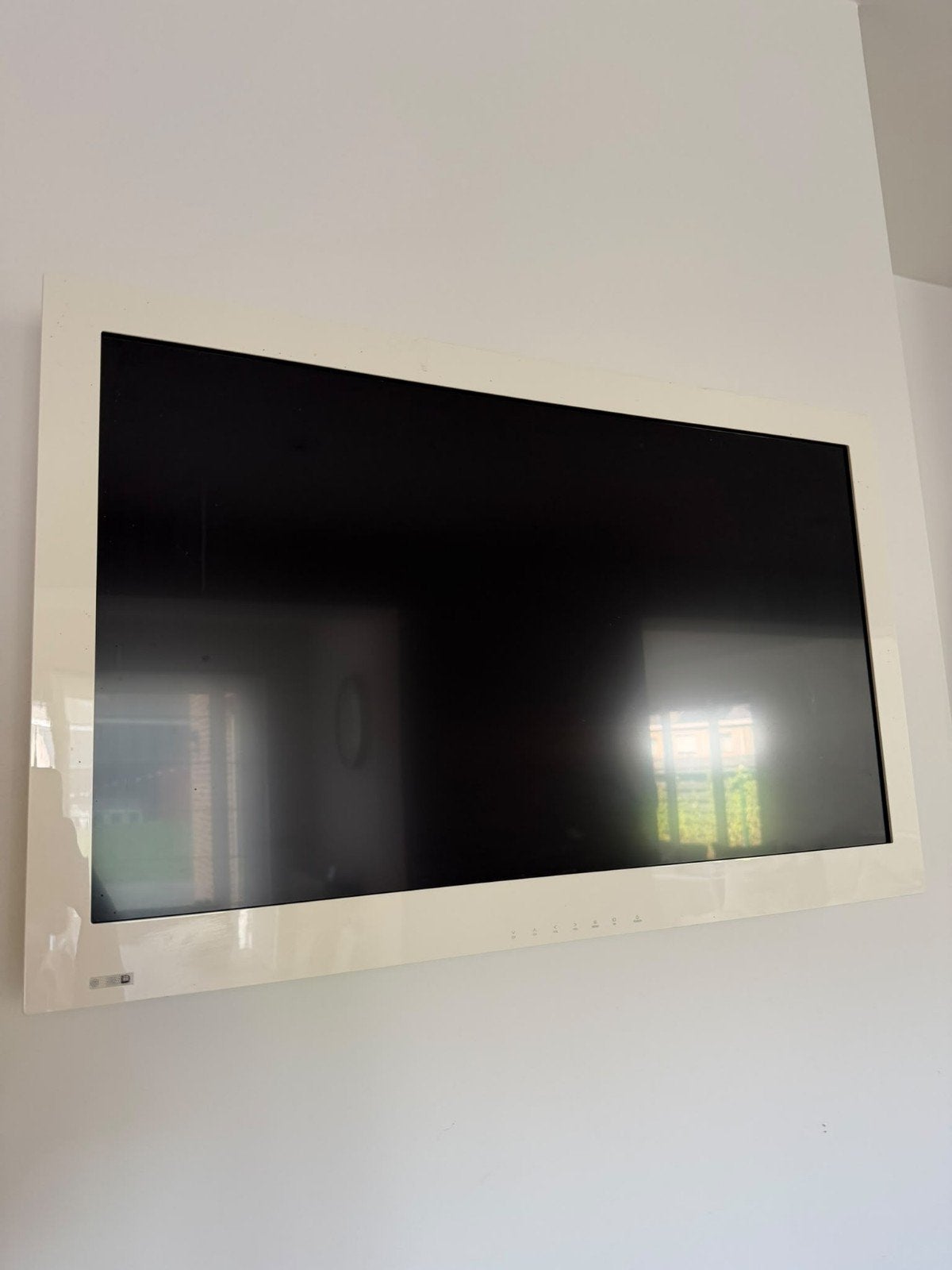 TV + support disparu de toute urgence, TV, Hi-fi & Vidéo, Enlèvement ou Envoi