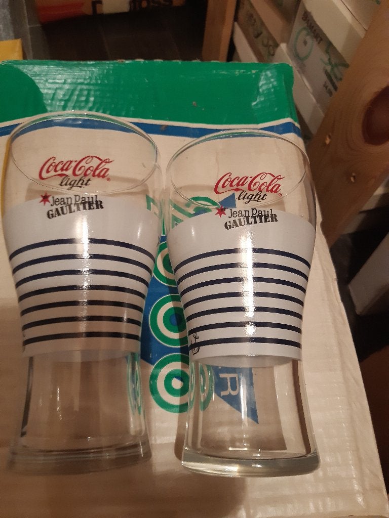 2 Verres Coca décoré, Collections, Enlèvement, Comme neuf, Verre à soda