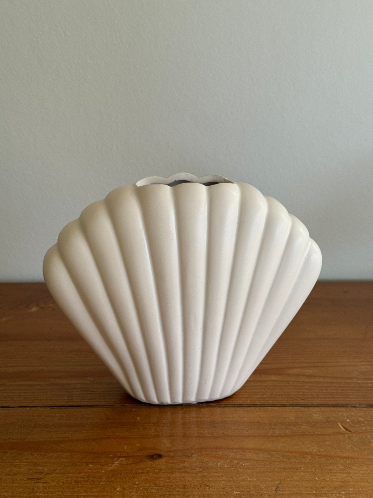 Keramieken schelp vaas | crème wit, Huis en Inrichting, Ophalen of Verzenden, Zo goed als nieuw, Wit