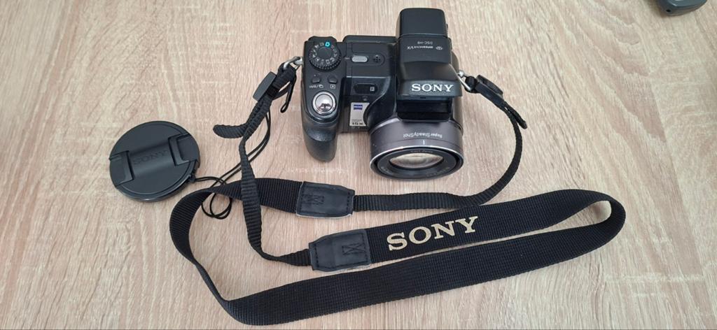Sony cyber shot DSC.H9, Ophalen, Zo goed als nieuw, 12 tot 20x, Met hoes of tas