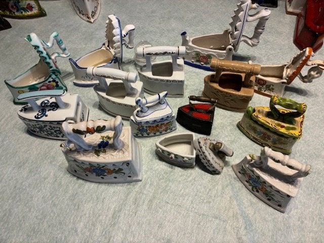assortiment porseleinen strijkijzers, Ophalen, Brocante, Meerkleurig, Zo goed als nieuw