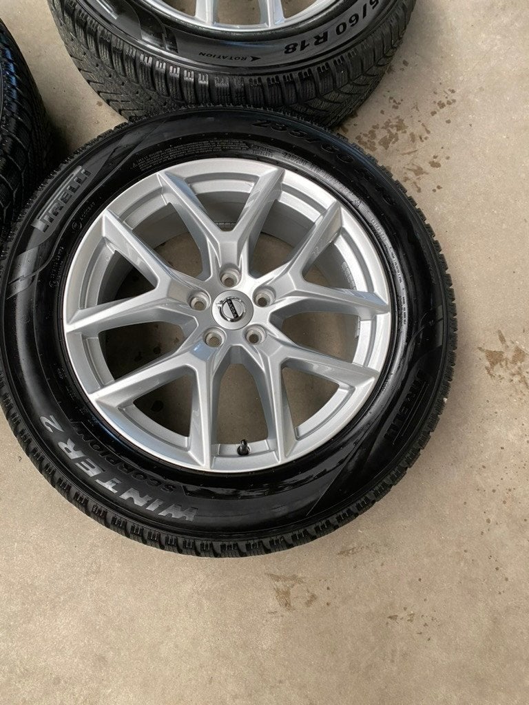 orginele 18" alu velgen + winterbanden Volvo XC60 nw model, Auto-onderdelen, Banden en Velgen, Ophalen, 18 inch, Gebruikt, Velg(en)