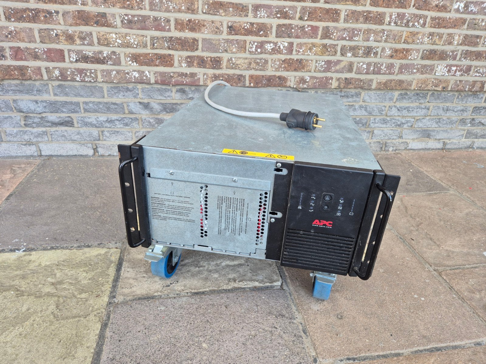 APC Smart-UPS 5000VA, Informatique & Logiciels, Enlèvement, Ne fonctionne pas