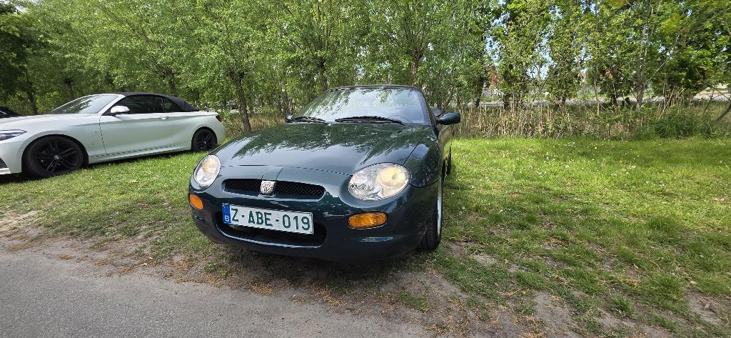 mg f volledig herschilders en nieuw leder in 69024 km, Cuir, Achat, Boîte manuelle, Noir