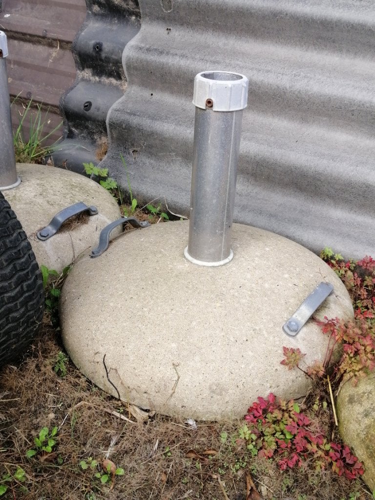 Zware betonnen parasolvoet, Ophalen, Gebruikt, Parasolvoet