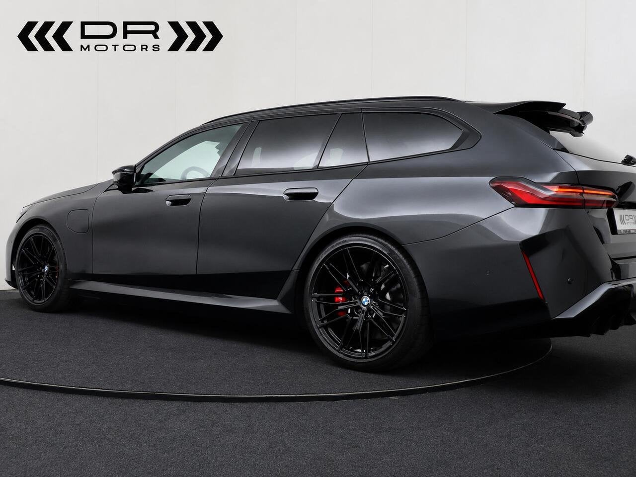 BMW M5 TOURING - BOWER & WILKINS - PANODAK - HEAD UP, 0 kg, Argent ou Gris, 4395 cm³, Euro 6