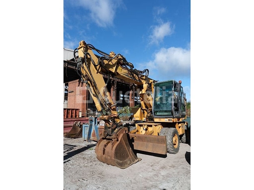 Case 788 compacte wielgraafmachine, Kraan