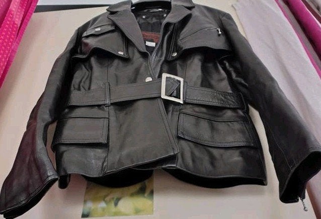 Veste en cuir véritable medium pour femme  Pellessimo Paris., Taille 38/40 (M), Enlèvement ou Envoi, Pellessimo, Porté