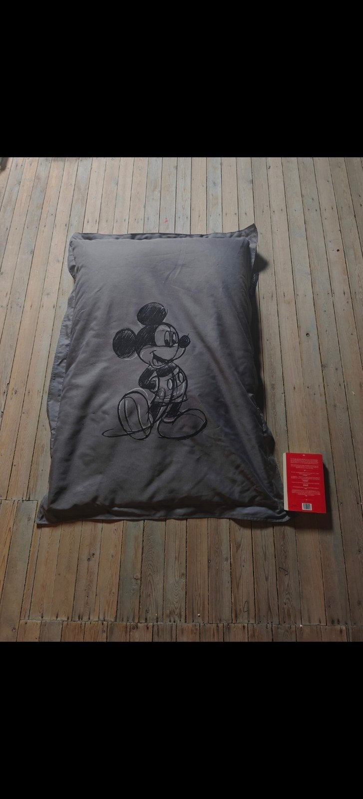 Disney zitzak van mickey mouse 1m op 1.30m zeer goede staat, Huis en Inrichting, Ophalen, Zo goed als nieuw, Grijs, Zitzak