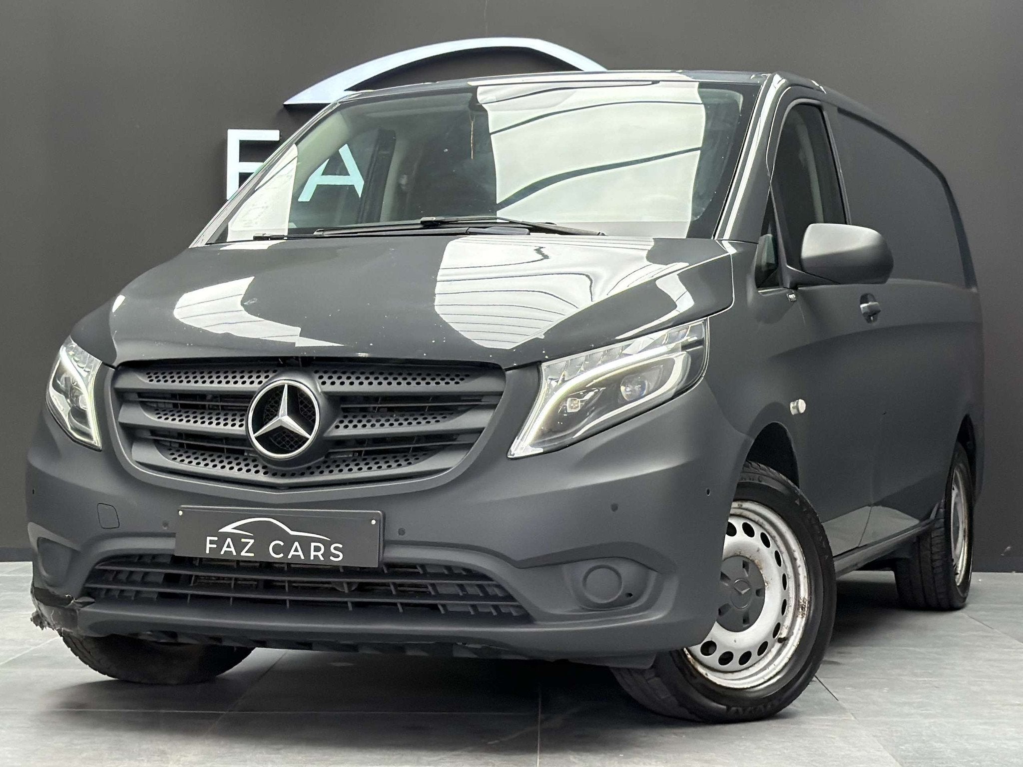 Mercedes-Benz Vito 2.1d 4-Matic * 3 PLACES + CAMÉRA + GPS +, Auto's, 4 deurs, Stof, 4 cilinders, Mercedes-Benz