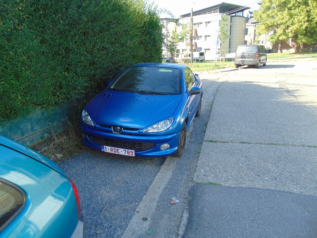 206 cc cabriolet  2000 cc et pièces avec air co plus pieces, Autos, Cuir, Cabriolet, Noir, 2 portes