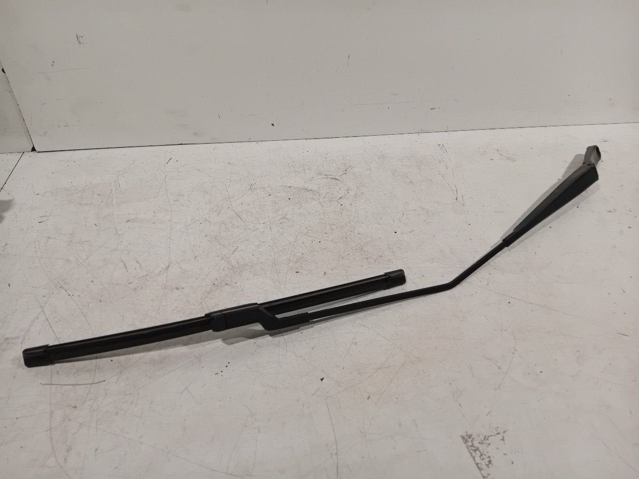 Ruitenwisserarm rechts voor Volkswagen Caddy, Onderdelen@venauto.nl, Van der Ven Autorecycling B.V., Gebruikt, Ettenseweg 76, 4706 PB Roosendaal, The Netherlands