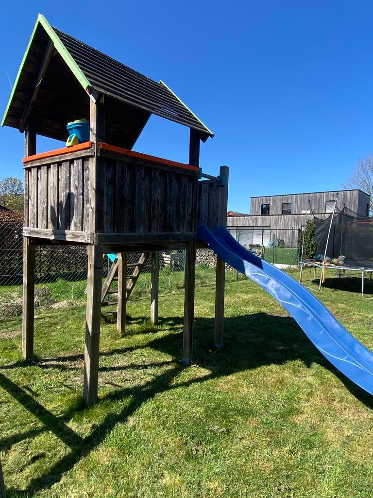 Speelhuisje met glijbaan, Enlèvement, Utilisé, Bois
